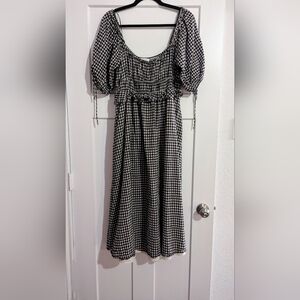 Black and White Gingham Women's Milkmaid Puff Sleeve Dress